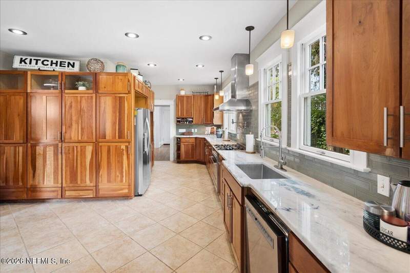 5 bedroom Single Family Residence at 1853 Powell Place, Powell Place, Jacksonville — photo 4
