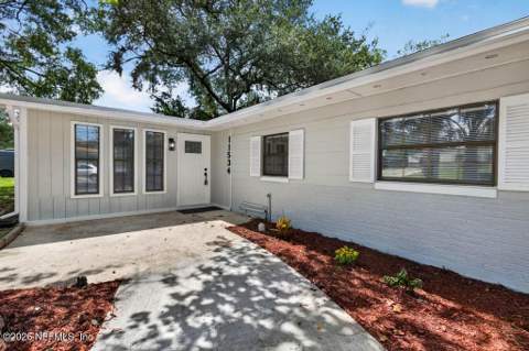 11534 Inez Drive, Jacksonville FL - photo 7 of 65