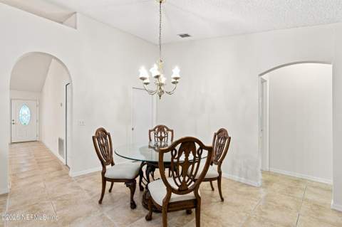 12333 Glenn Hollow Drive, Jacksonville FL - photo 10 of 40