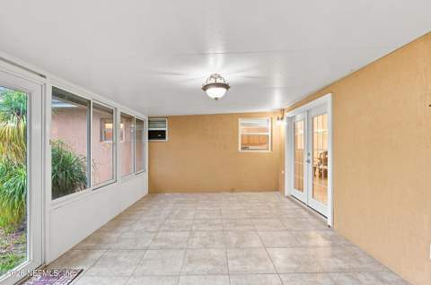 12333 Glenn Hollow Drive, Jacksonville FL - photo 17 of 40