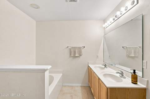 12333 Glenn Hollow Drive, Jacksonville FL - photo 21 of 40