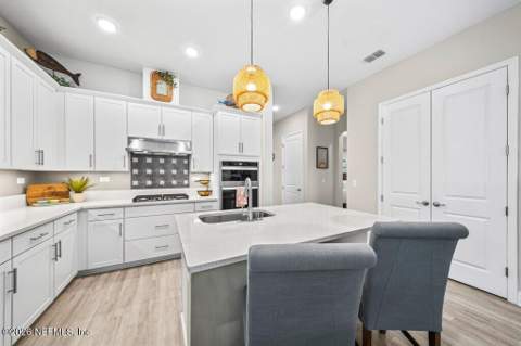 9853 Craven Road, Jacksonville FL - photo 10 of 49