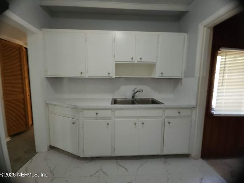 3 bedroom Single Family Residence at 8004 Delaware Avenue, Lake Forest, Jacksonville — photo 5