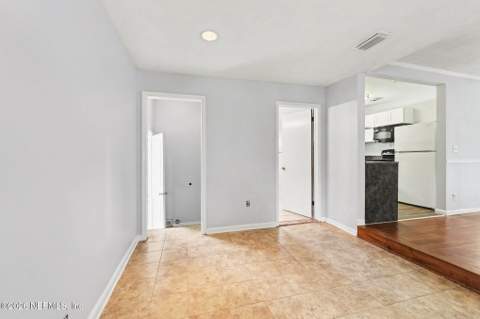6159 Autlan Drive, Jacksonville FL - photo 16 of 33