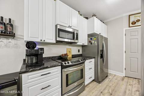 7800 Point Meadows Drive #413, Jacksonville FL - photo 11 of 47