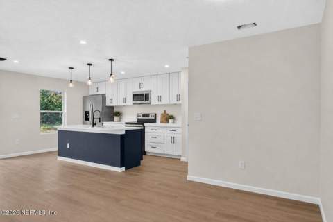 8626 Nussbaum Drive, Jacksonville FL - photo 7 of 16