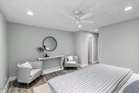 464 14th Avenue, Jacksonville Beach FL - photo 15 of 27