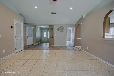 7975 Macinnes Drive, Jacksonville FL - photo 7 of 47