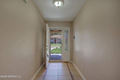 7975 Macinnes Drive, Jacksonville FL - photo 8 of 47