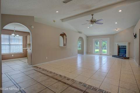 7975 Macinnes Drive, Jacksonville FL - photo 11 of 47