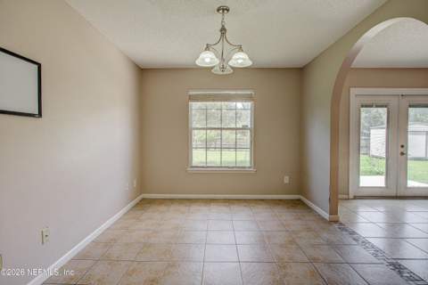 7975 Macinnes Drive, Jacksonville FL - photo 12 of 47