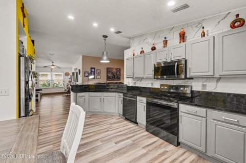 1838 Creekview Drive, Green Cove Springs FL - photo 11 of 30