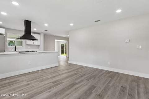 6712 Harlow Boulevard, Jacksonville FL - photo 9 of 40
