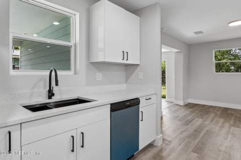 6712 Harlow Boulevard, Jacksonville FL - photo 17 of 40