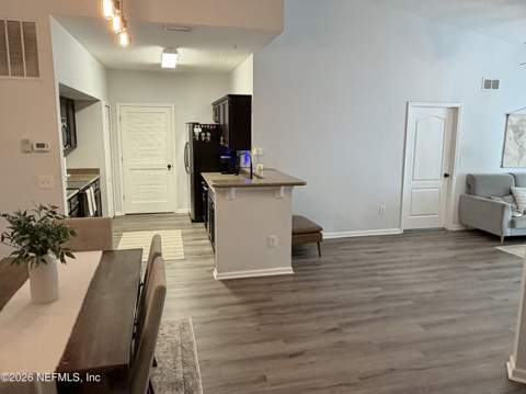 4990 Key Lime Drive #306, Jacksonville FL - photo 8 of 31