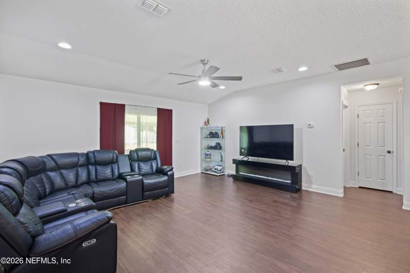 4 bedroom Single Family Residence at 1350 River Hills Circle, Arlington River Hill, Jacksonville — photo 5