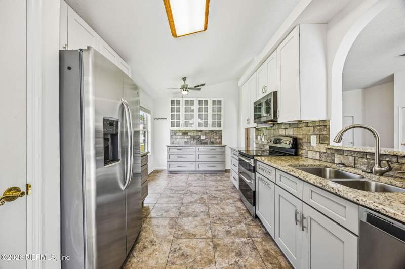 3 bedroom Single Family Residence at 4455 Rocky River Road, Riverbrook At Glen, Jacksonville — photo 5