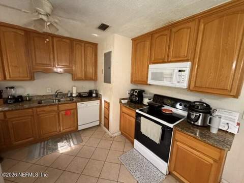 5539 Nettie Road, Jacksonville FL - photo 7 of 31