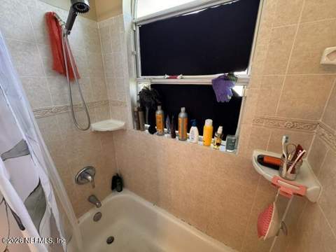 9026 Bridgecreek Drive, Jacksonville FL - photo 12 of 32