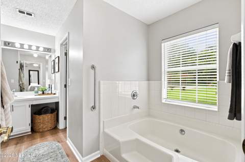 12143 Silver Saddle Drive, Jacksonville FL - photo 18 of 38