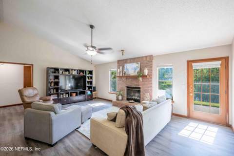 10443 Osprey Nest Drive, Jacksonville FL - photo 7 of 36