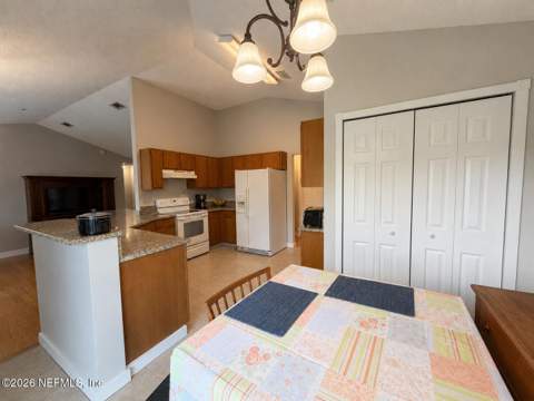 13214 Hartwell Drive, Jacksonville FL - photo 8 of 15