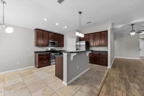 13946 Fish Eagle Drive, Jacksonville FL - photo 10 of 34