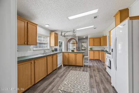 1860 Forest Boulevard, Jacksonville FL - photo 16 of 52