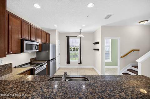 4460 Congressional Drive, Jacksonville FL - photo 15 of 36