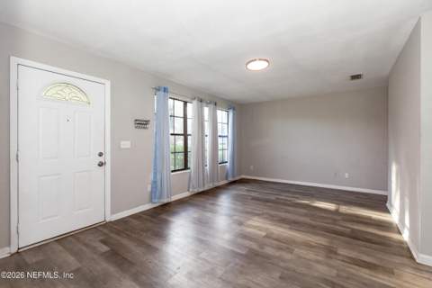 2233 La Valle Drive, Jacksonville FL - photo 8 of 57