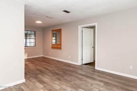 2233 La Valle Drive, Jacksonville FL - photo 10 of 57