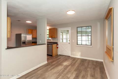 2233 La Valle Drive, Jacksonville FL - photo 13 of 57