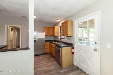2233 La Valle Drive, Jacksonville FL - photo 16 of 57
