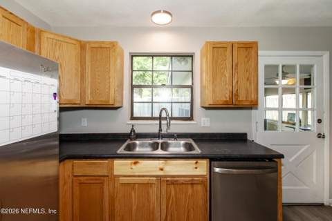 2233 La Valle Drive, Jacksonville FL - photo 18 of 57