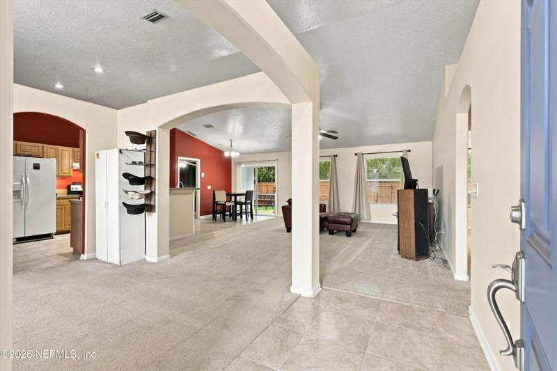 3 bedroom Single Family Residence at 8168 Leafcrest Drive, Watermill, Jacksonville — photo 4