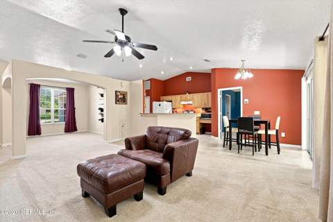 8168 Leafcrest Drive, Jacksonville FL - photo 12 of 25