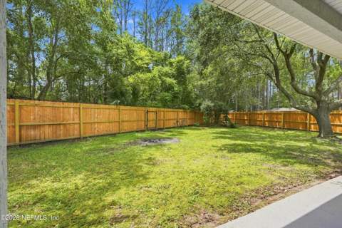 8168 Leafcrest Drive, Jacksonville FL - photo 21 of 25