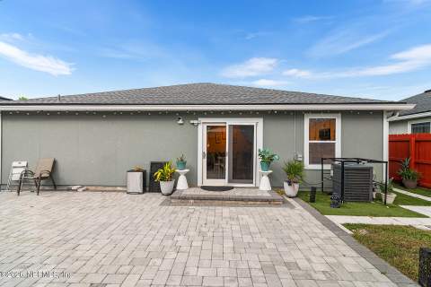 8360 Hewitt Street, Jacksonville FL - photo 10 of 26