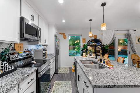 8360 Hewitt Street, Jacksonville FL - photo 17 of 26