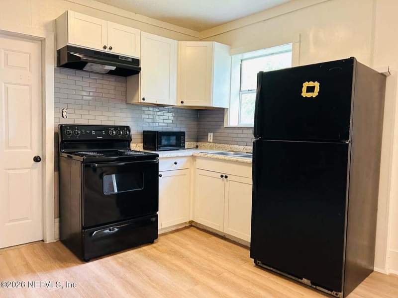 3 bedroom Single Family Residence at 2860 Wickwire Street, Melsons Addition, Jacksonville — photo 5