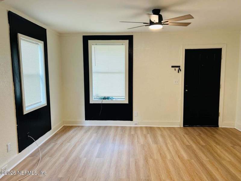 3 bedroom Single Family Residence at 2860 Wickwire Street, Melsons Addition, Jacksonville — photo 3