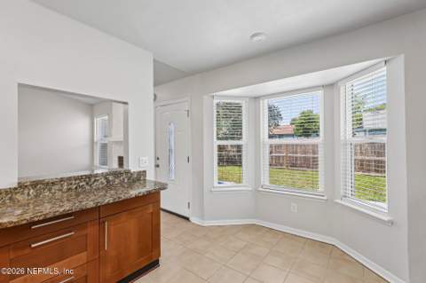 8446 Sand Point Drive, Jacksonville FL - photo 17 of 36