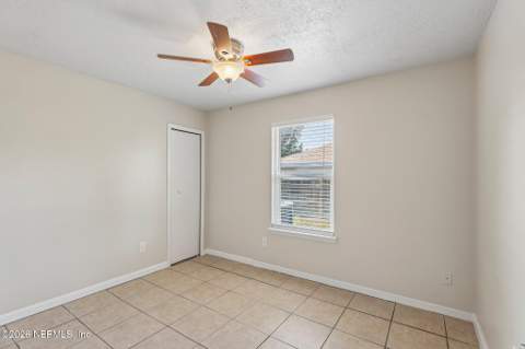 8446 Sand Point Drive, Jacksonville FL - photo 23 of 36