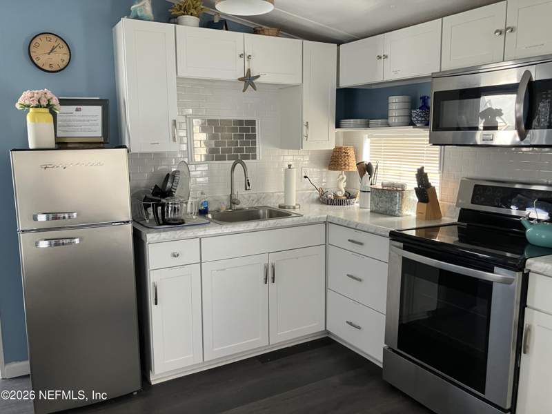 1 bedroom Mobile Home at 4825 S A1A #Lot 6, Peppertree Village, St. Augustine Beach — photo 3