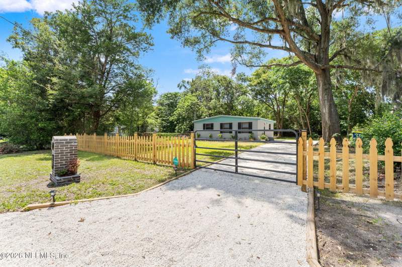 2 bedroom Single Family Residence at 10516 Ithaca Drive, Highlands, Jacksonville — photo 4