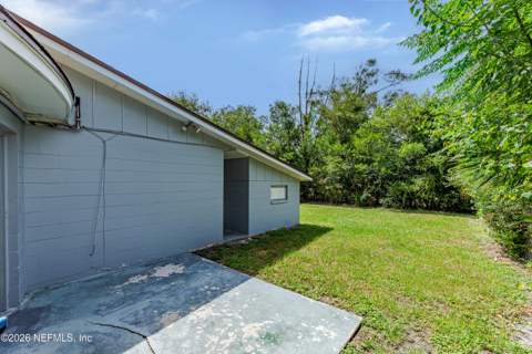 7876 Arble Drive, Jacksonville FL - photo 9 of 43