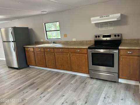 10334 Minglewood Drive, Jacksonville FL - photo 7 of 15