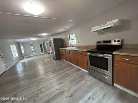 10334 Minglewood Drive, Jacksonville FL - photo 8 of 15