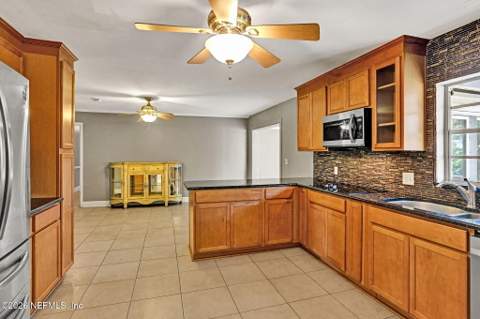 3632 Leewood Lane, Jacksonville FL - photo 14 of 43