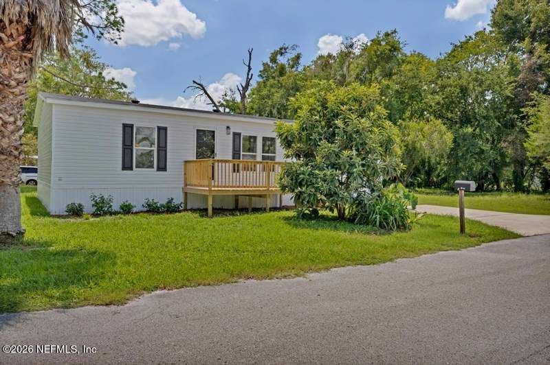 3 bedroom Manufactured Home at 411 E Lake Street, Pinehurst, Palatka — photo 3